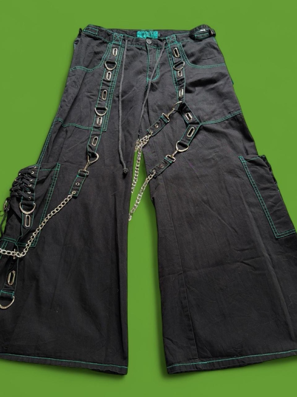 Tripp NYC Black Wide-Leg Cargo Pants with Green Stitching & Chains 35 waist